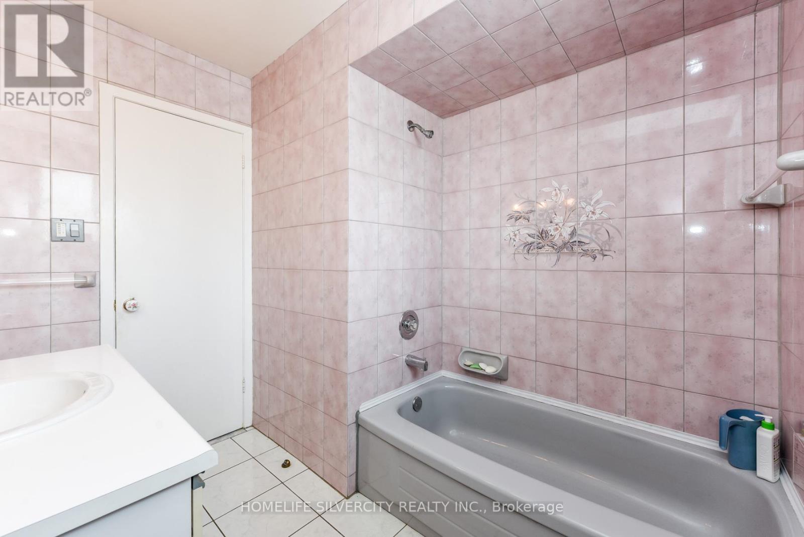 7424 NETHERWOOD ROAD,Mississauga (Malton),,