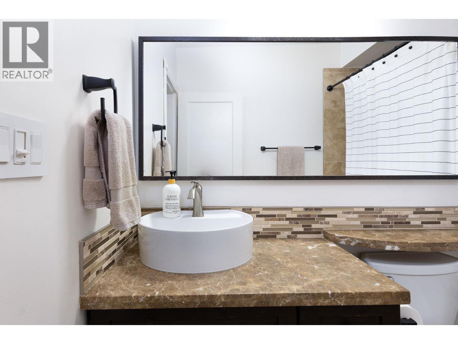 524 SECOND STREET, New Westminster