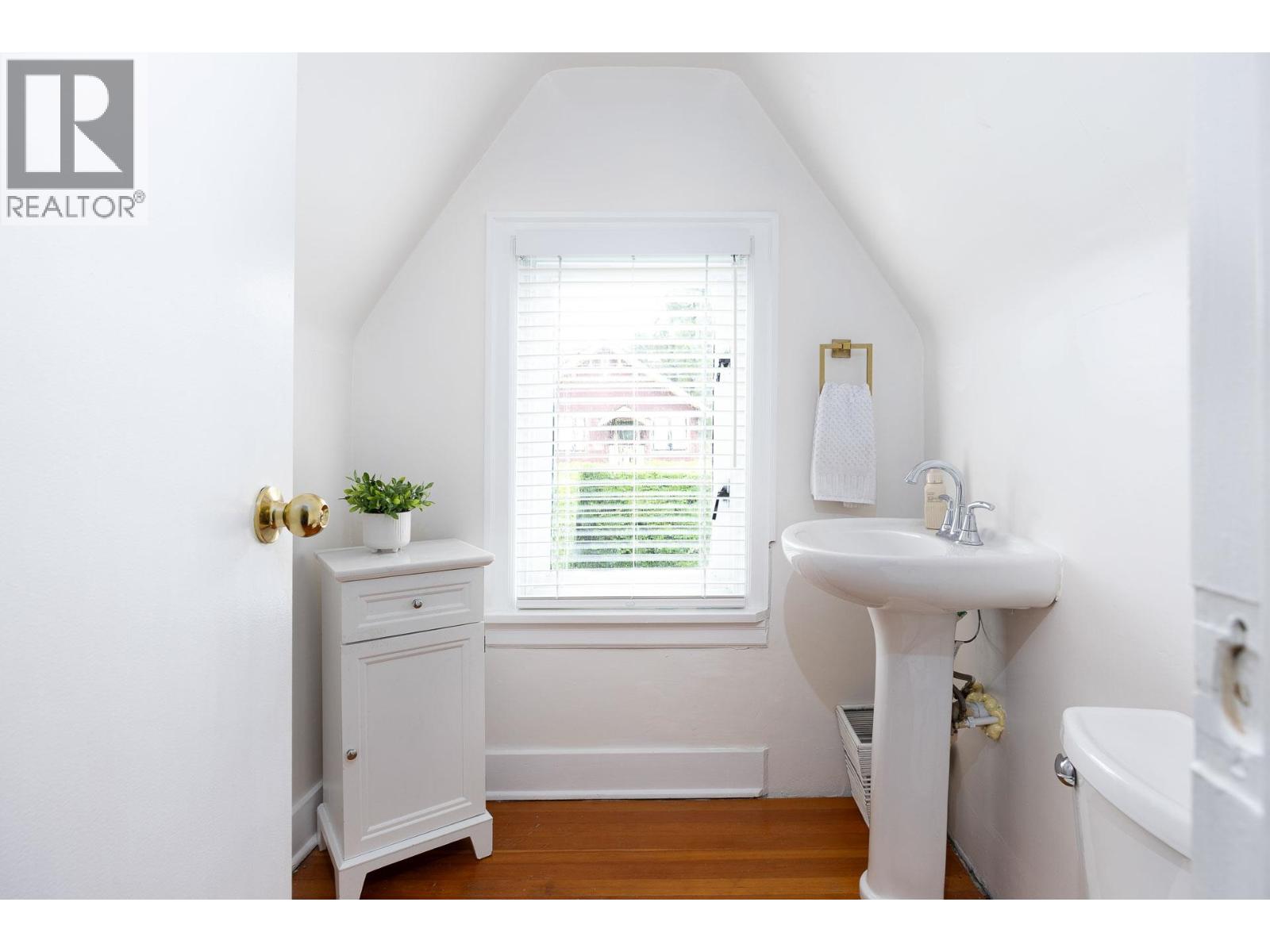 524 SECOND STREET, New Westminster