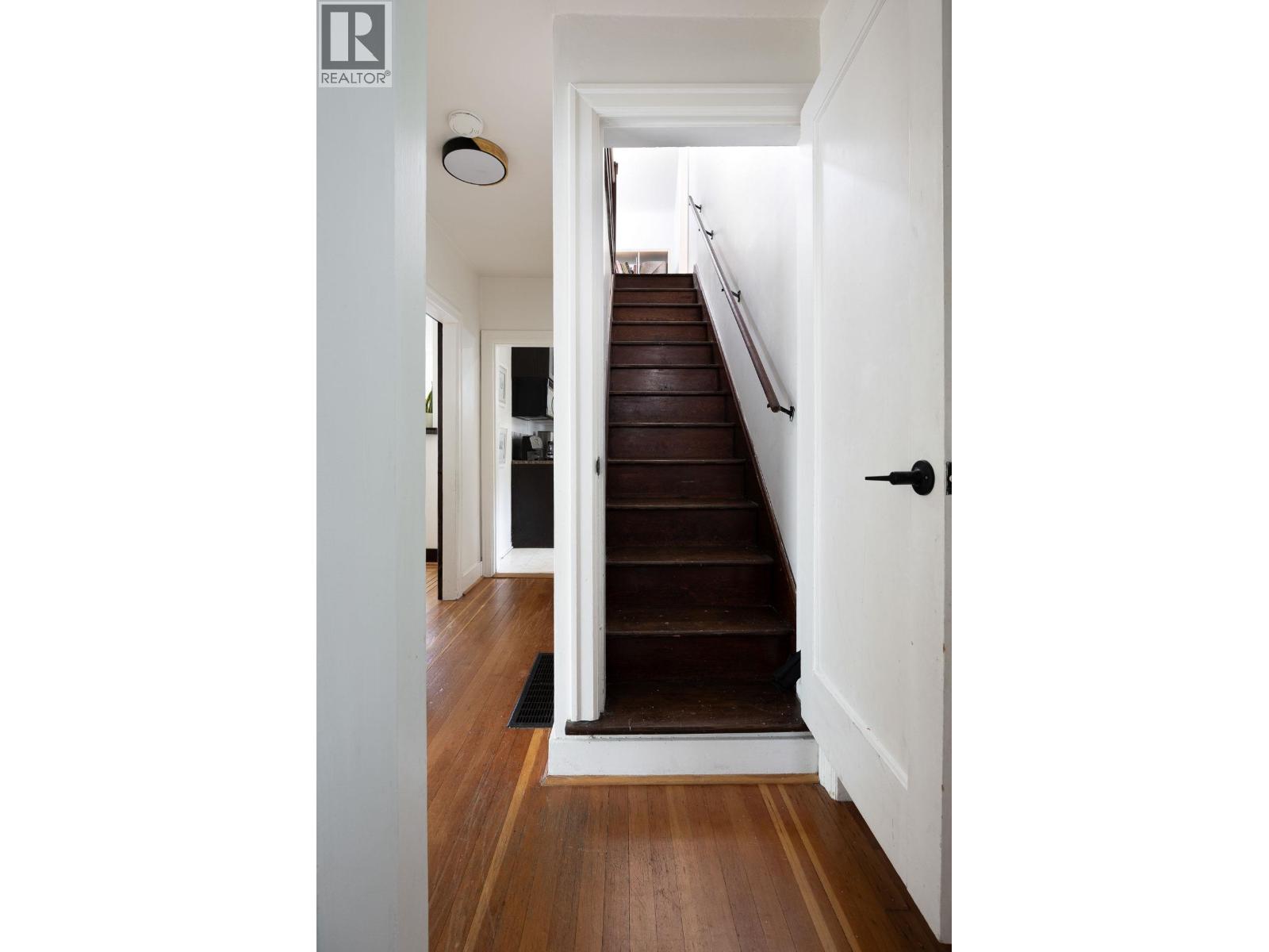 524 SECOND STREET, New Westminster