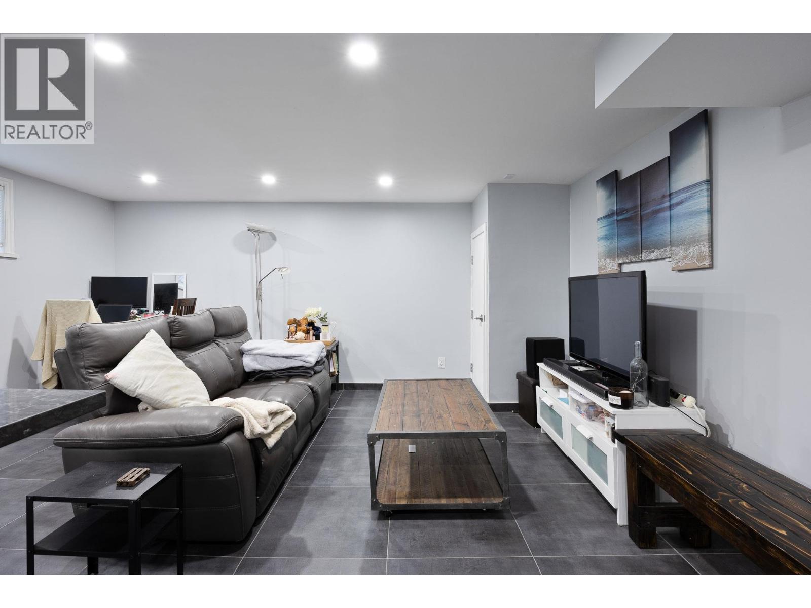 524 SECOND STREET, New Westminster