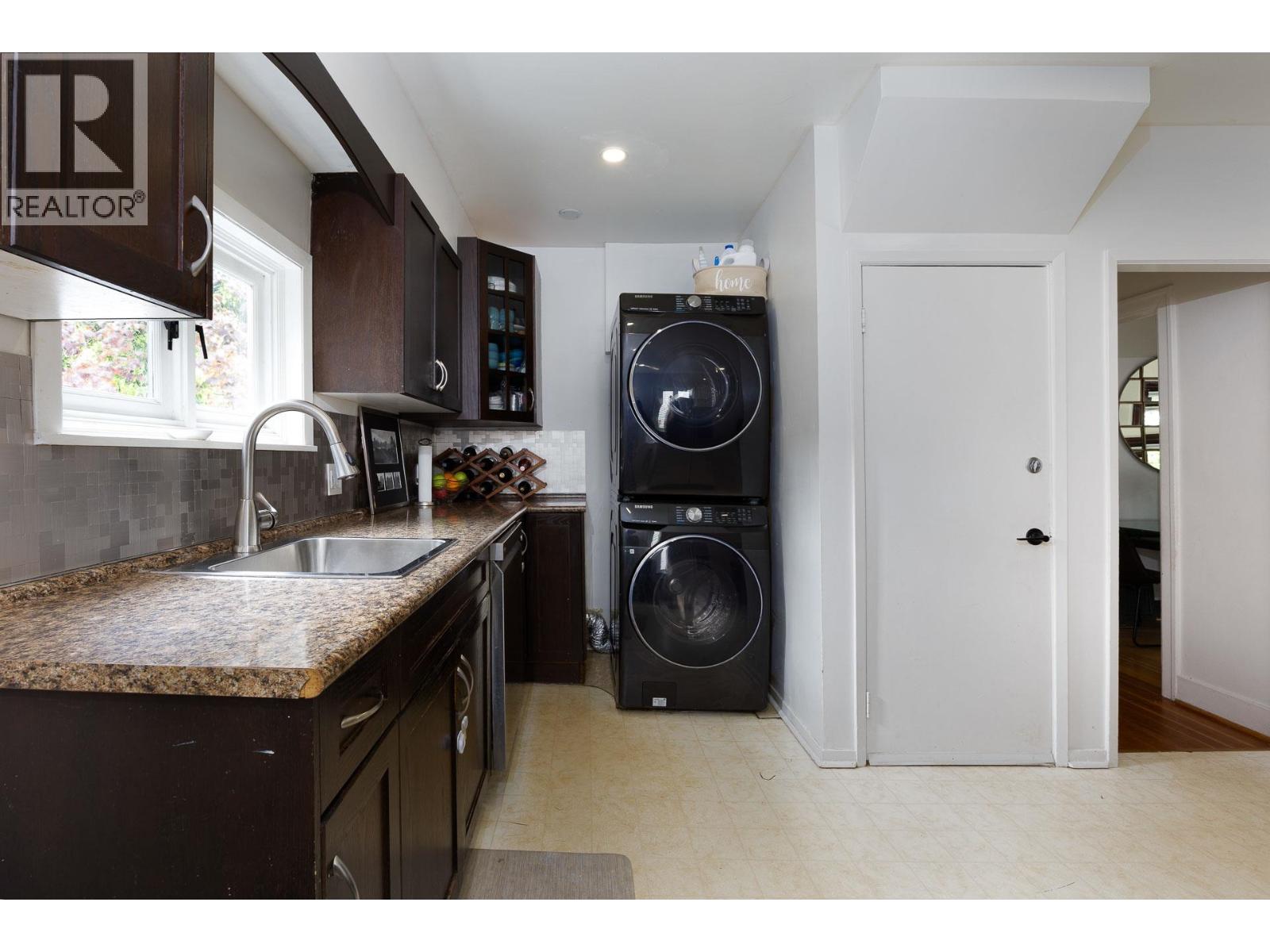 524 SECOND STREET, New Westminster