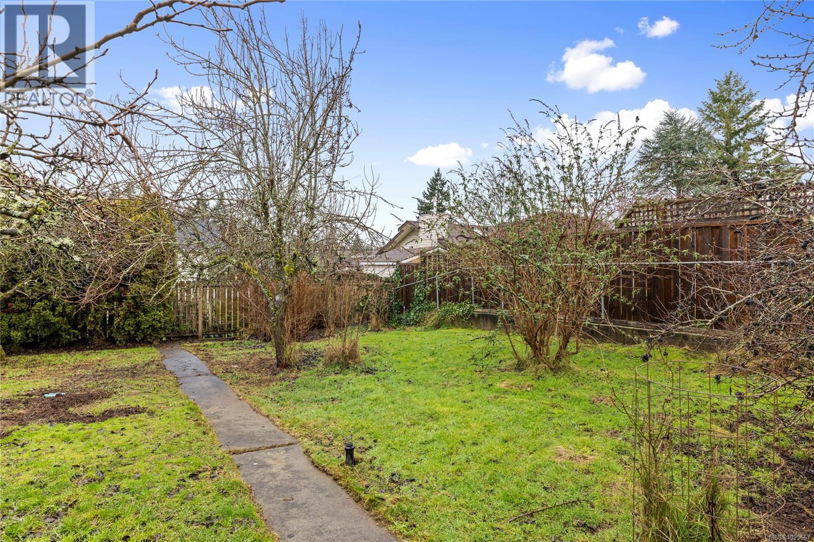 513 Rowan Dr, Qualicum Beach