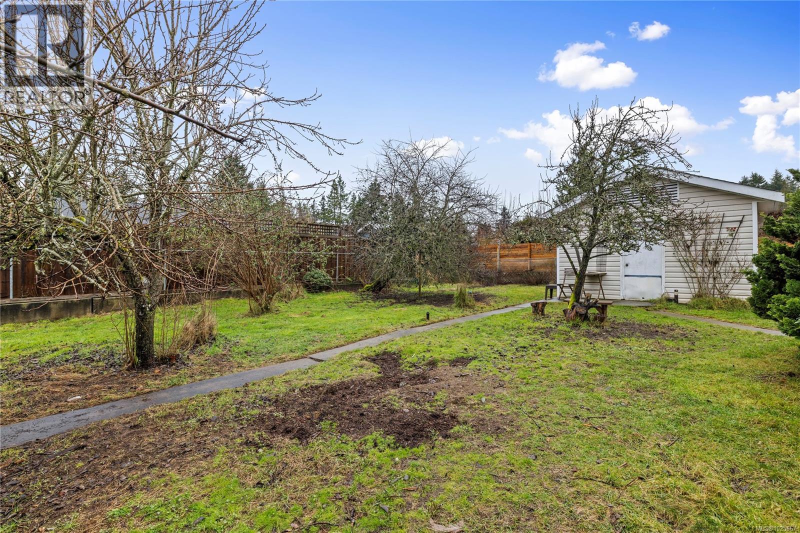 513 Rowan Dr, Qualicum Beach