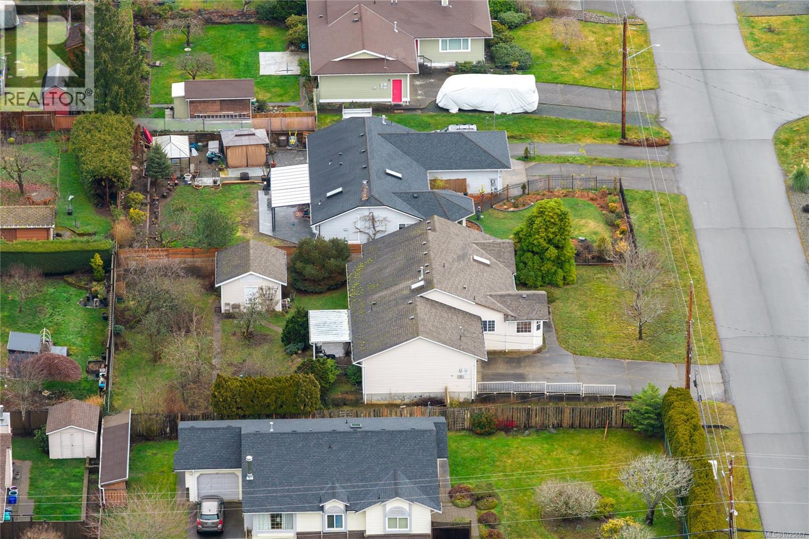 513 Rowan Dr, Qualicum Beach