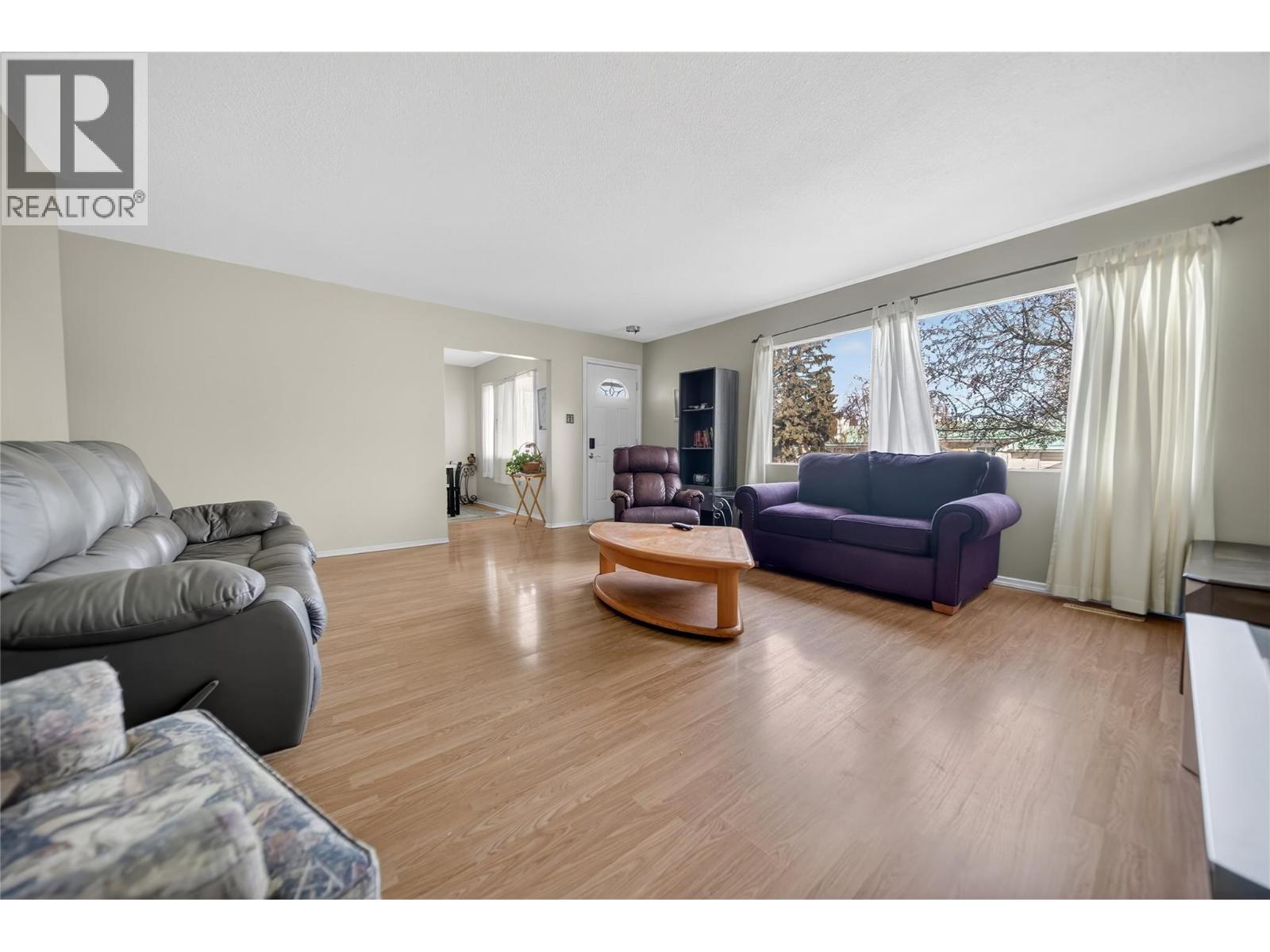 1209 3rd Avenue S, Cranbrook