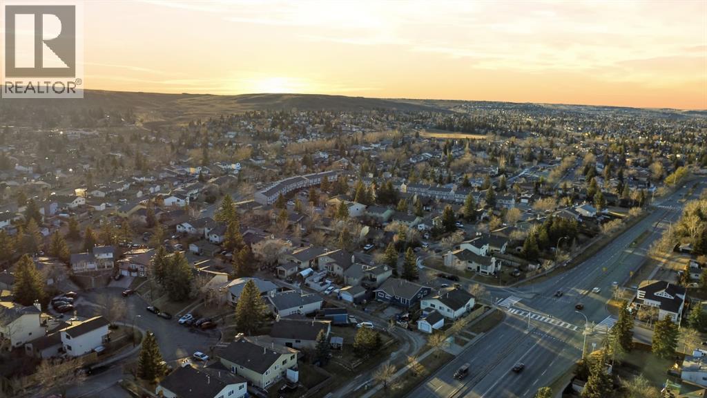 Single Family House Bungalow for Sale in  Berkley Road NW Beddington Heights Calgary 