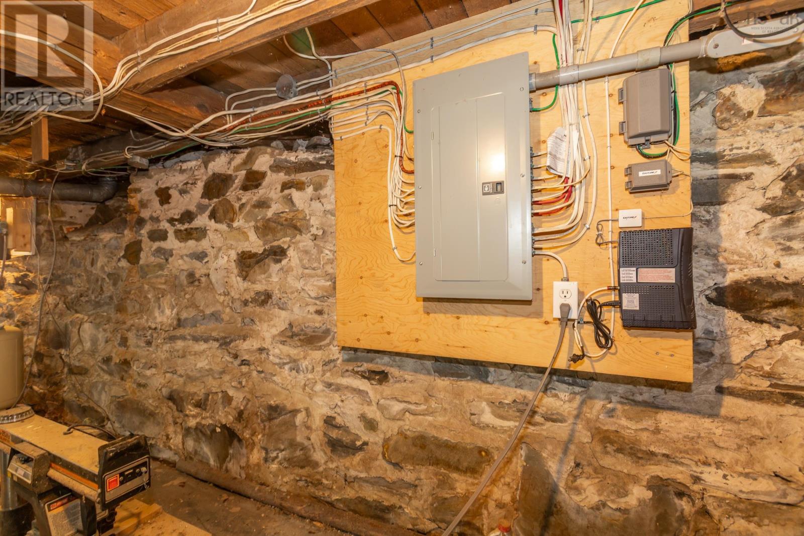 Property 38 of 48 of 7498 Highway 340