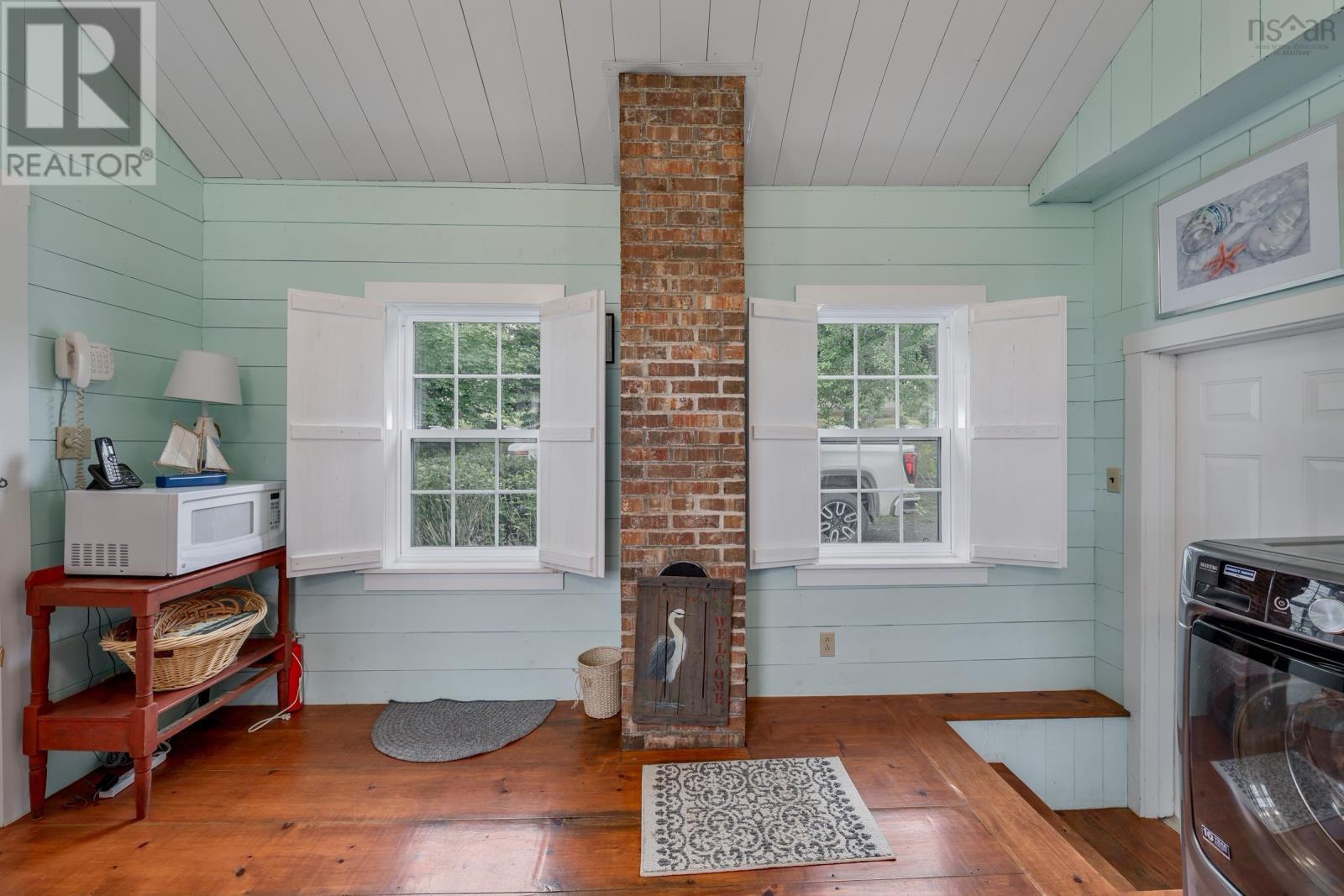 Property 19 of 42 of 7227 Highway 101