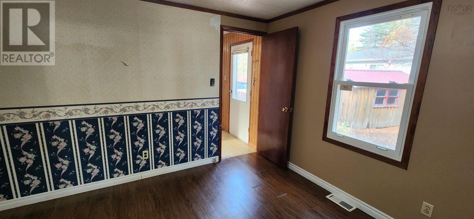 Property 21 of 29 of 819 Mitchell Avenue