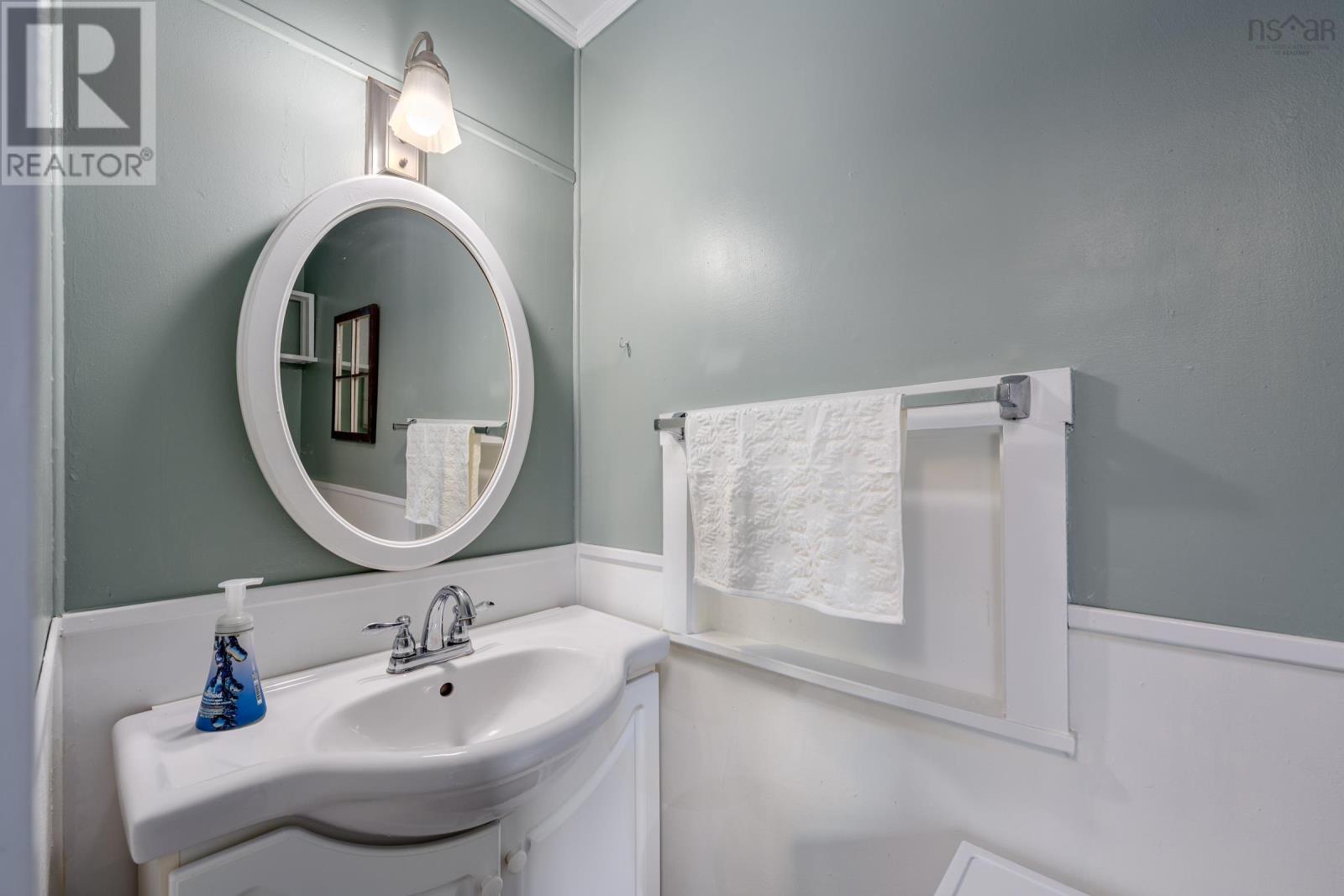 Property 15 of 50 of 83 Victoria Street