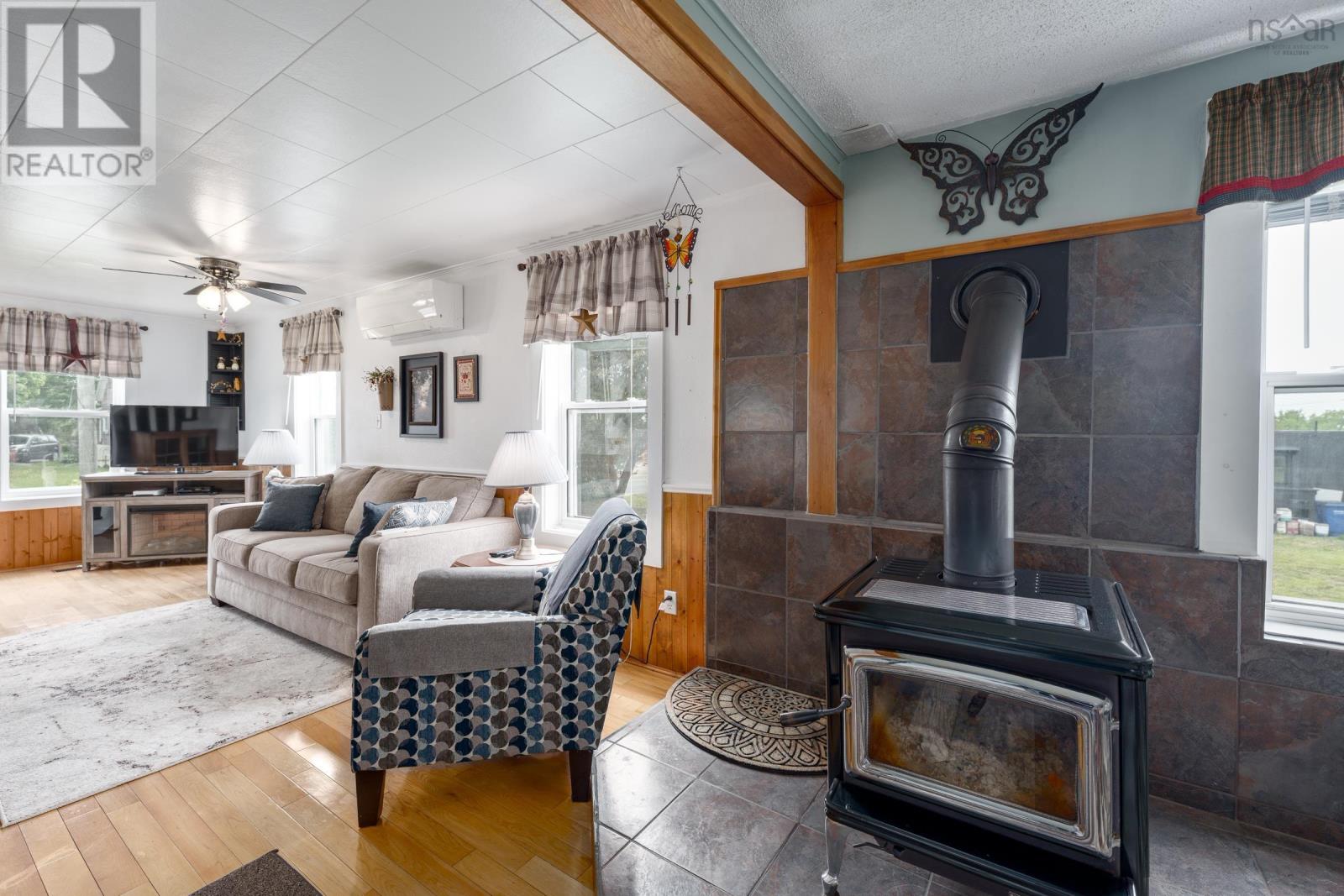 Property 10 of 50 of 83 Victoria Street