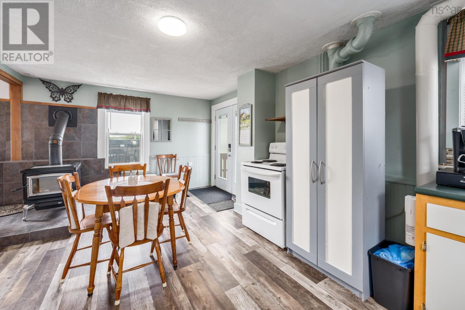 Property 5 of 50 of 83 Victoria Street