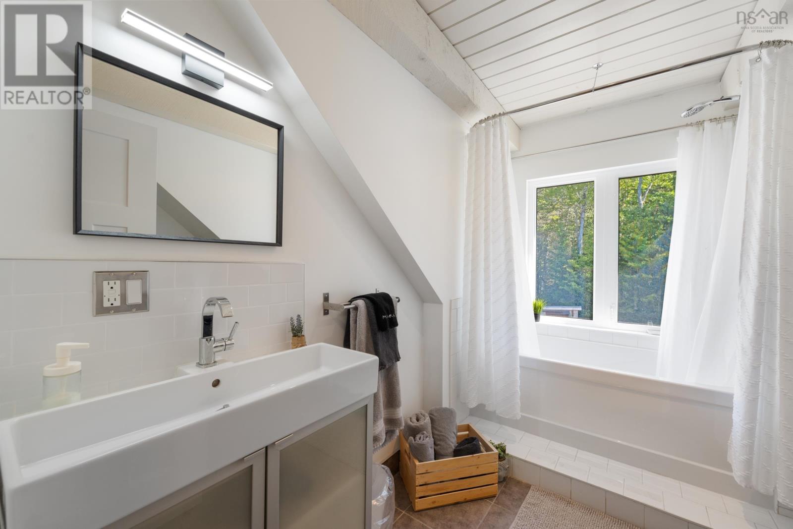 Property 32 of 46 of 141/143 Timberland Road