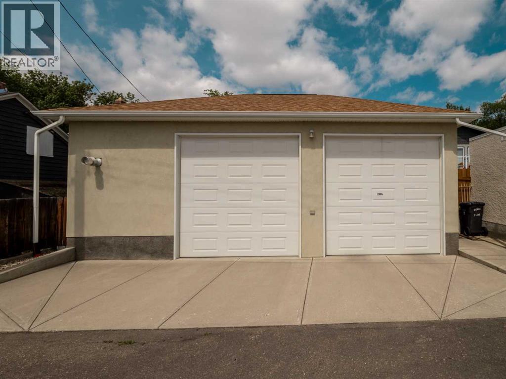 Single Family House Bungalow for Sale in   Avenue S Victoria Park Lethbridge 