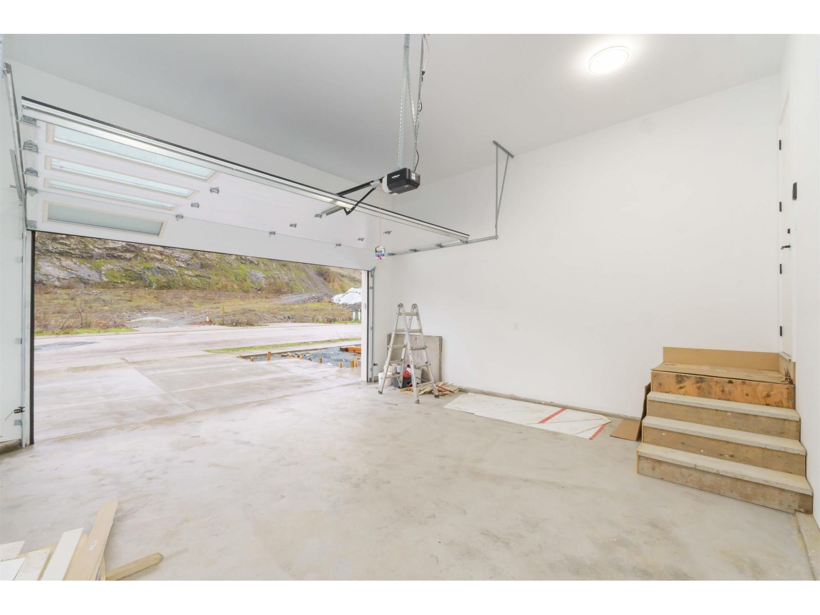 35656 CANTERBURY AVENUE, Abbotsford