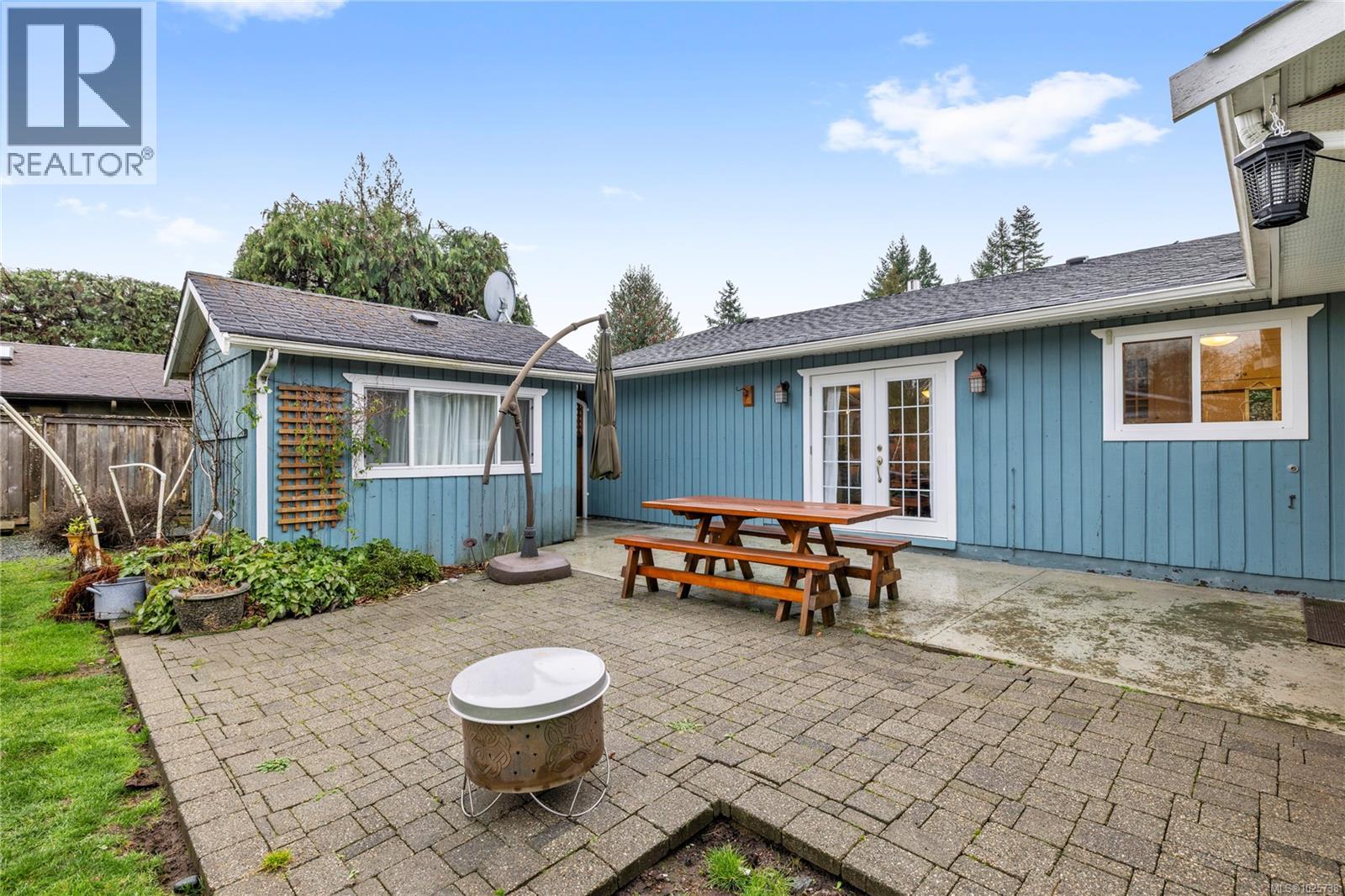 816 Woodland Dr, Parksville