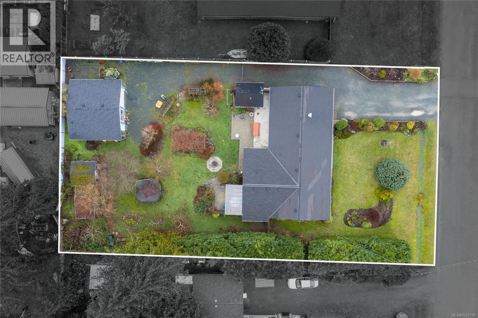 816 Woodland Dr, Parksville