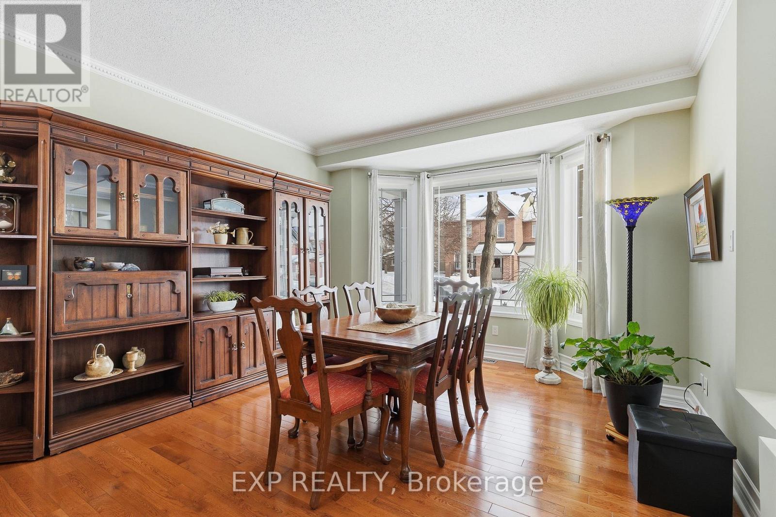 Front Living Room/Dining