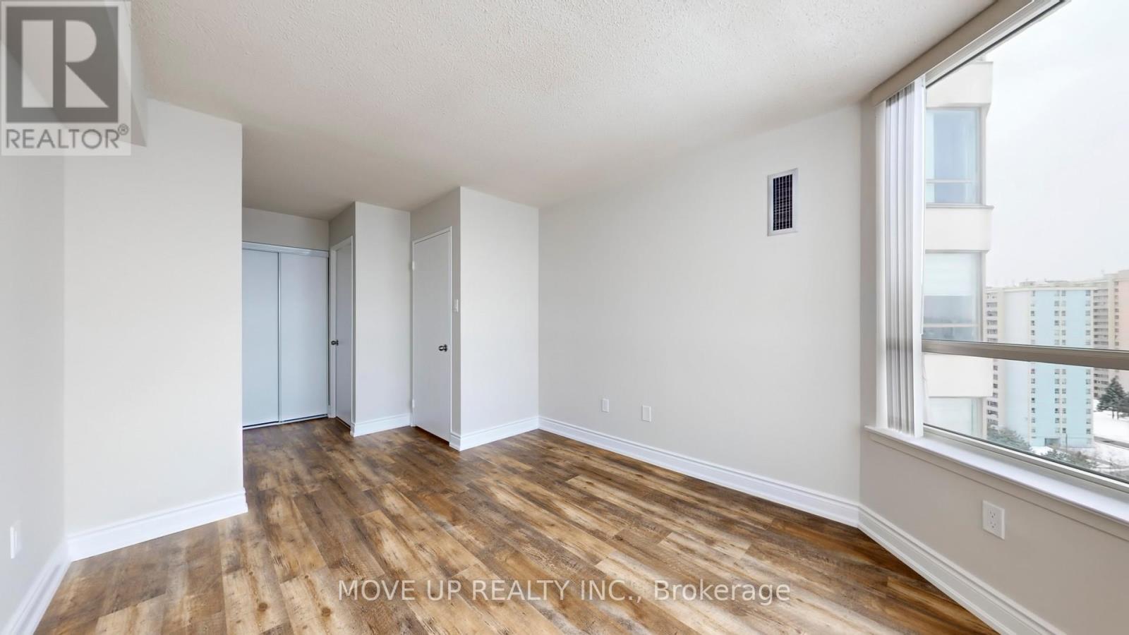 #1511 5 GREYSTONE WALK DRIVE - 20