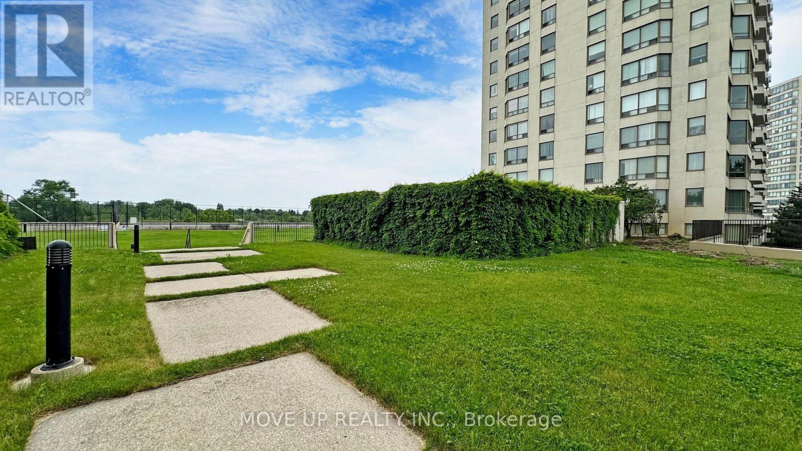 #1511 5 GREYSTONE WALK DRIVE - 35