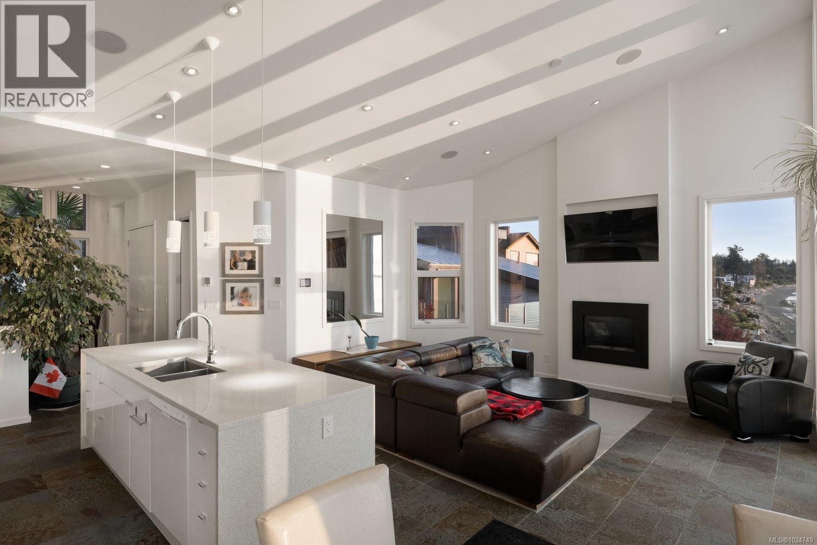  5009 Cordova Bay Road, Saanich