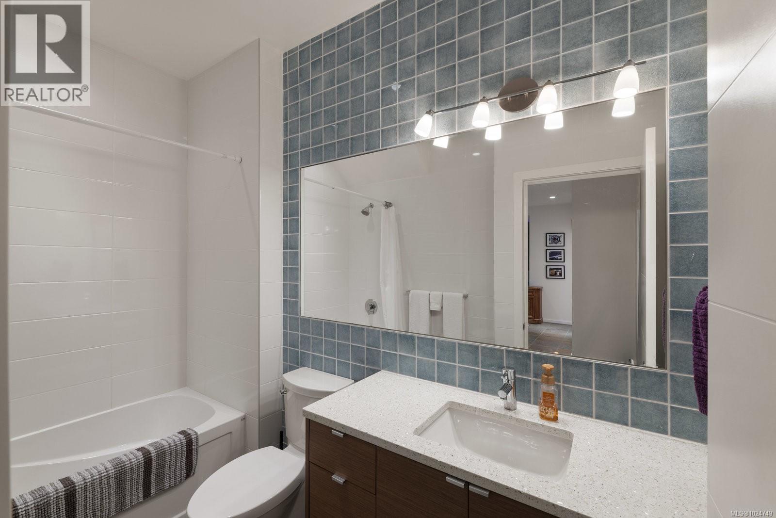  5009 Cordova Bay Road, Saanich