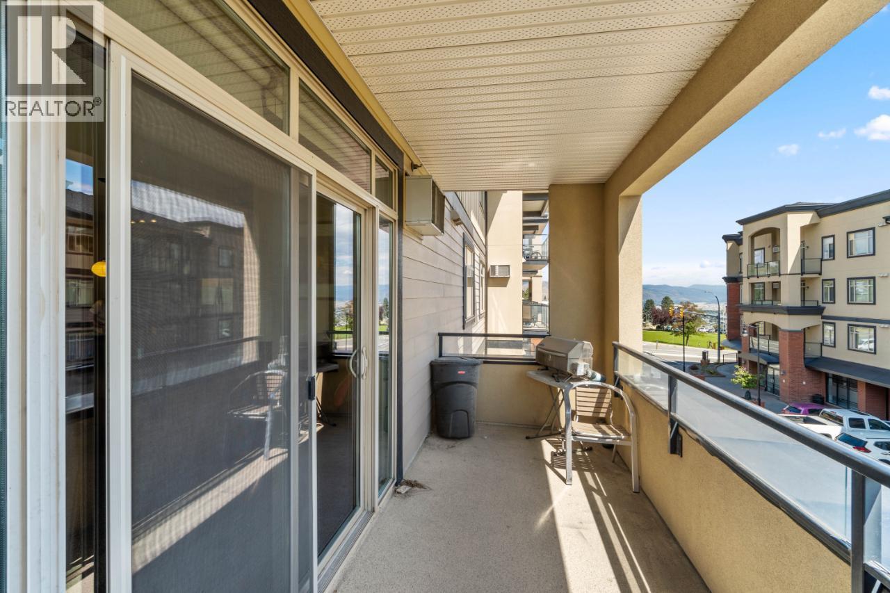 #301 795 MCGILL ROAD - 24