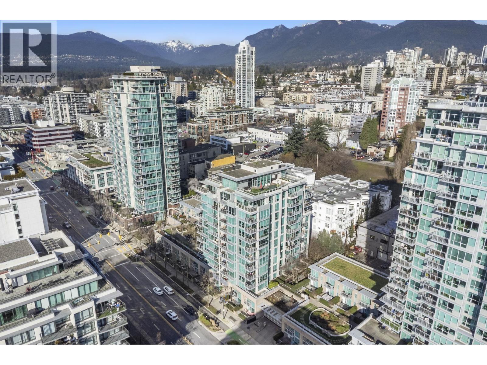 TH2 168 E ESPLANADE AVENUE, North Vancouver