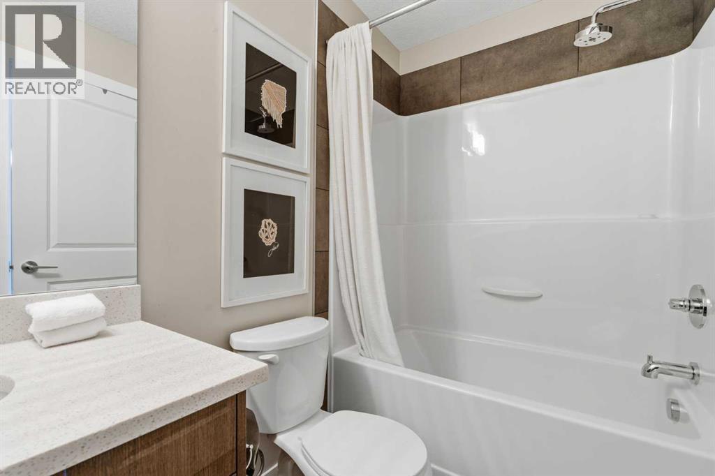 Single Family House for Sale in    Avenue NW Mount Pleasant Calgary 