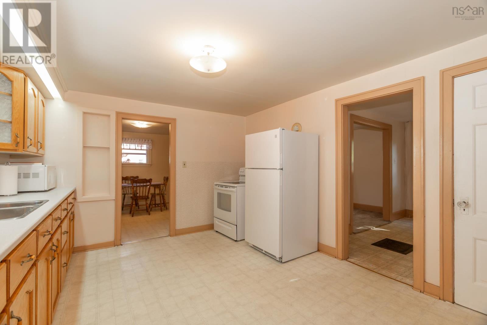 Property 9 of 39 of 9495 Highway 10