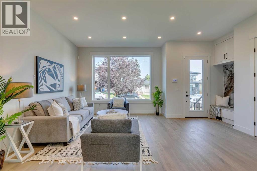 Single Family House for Sale in   Avenue NW Banff Trail Calgary 