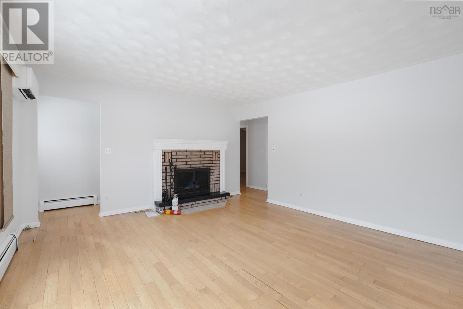 Property 16 of 43 of 8441 Hwy 101