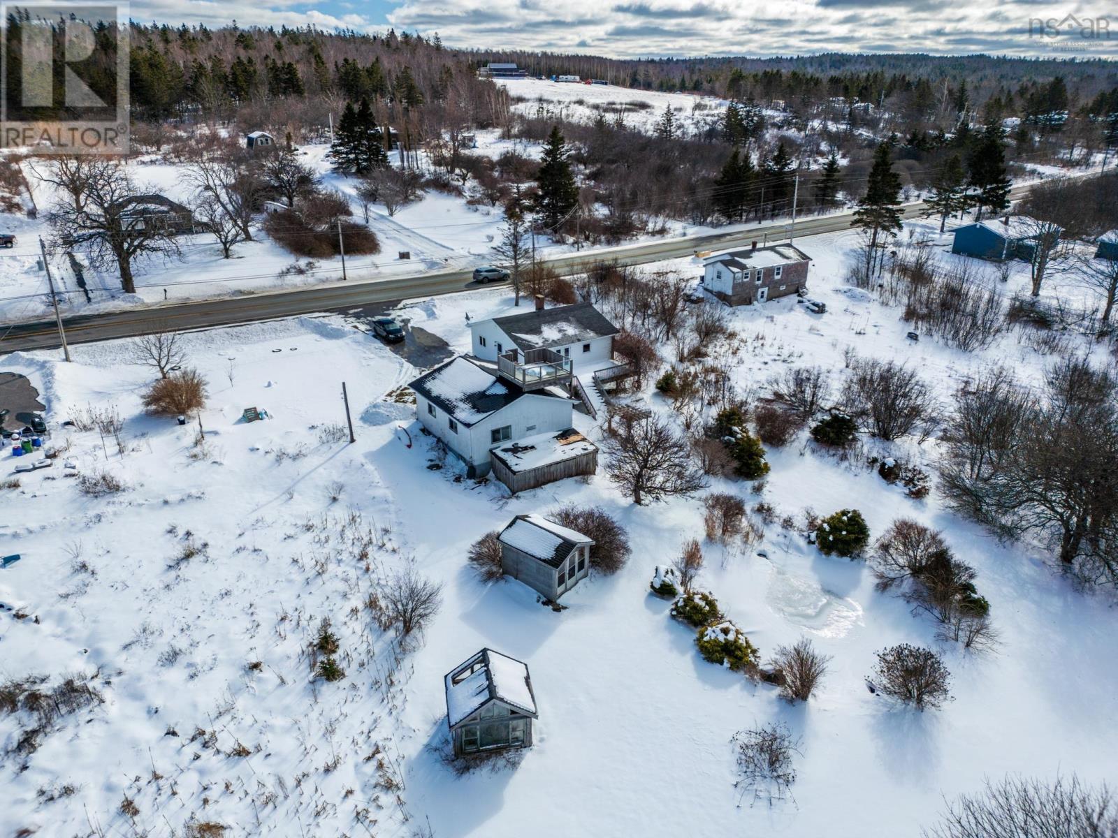 Property 32 of 43 of 8441 Hwy 101