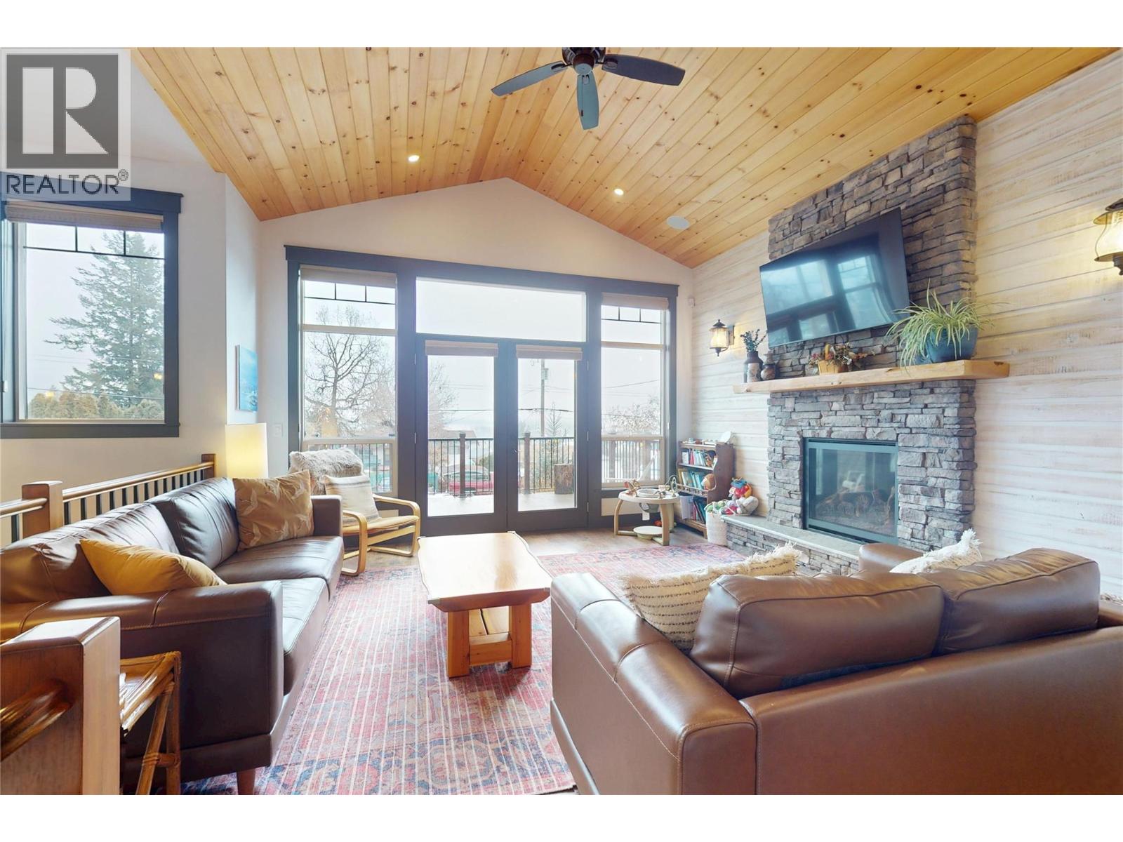 2058 Grandview Avenue, Lumby