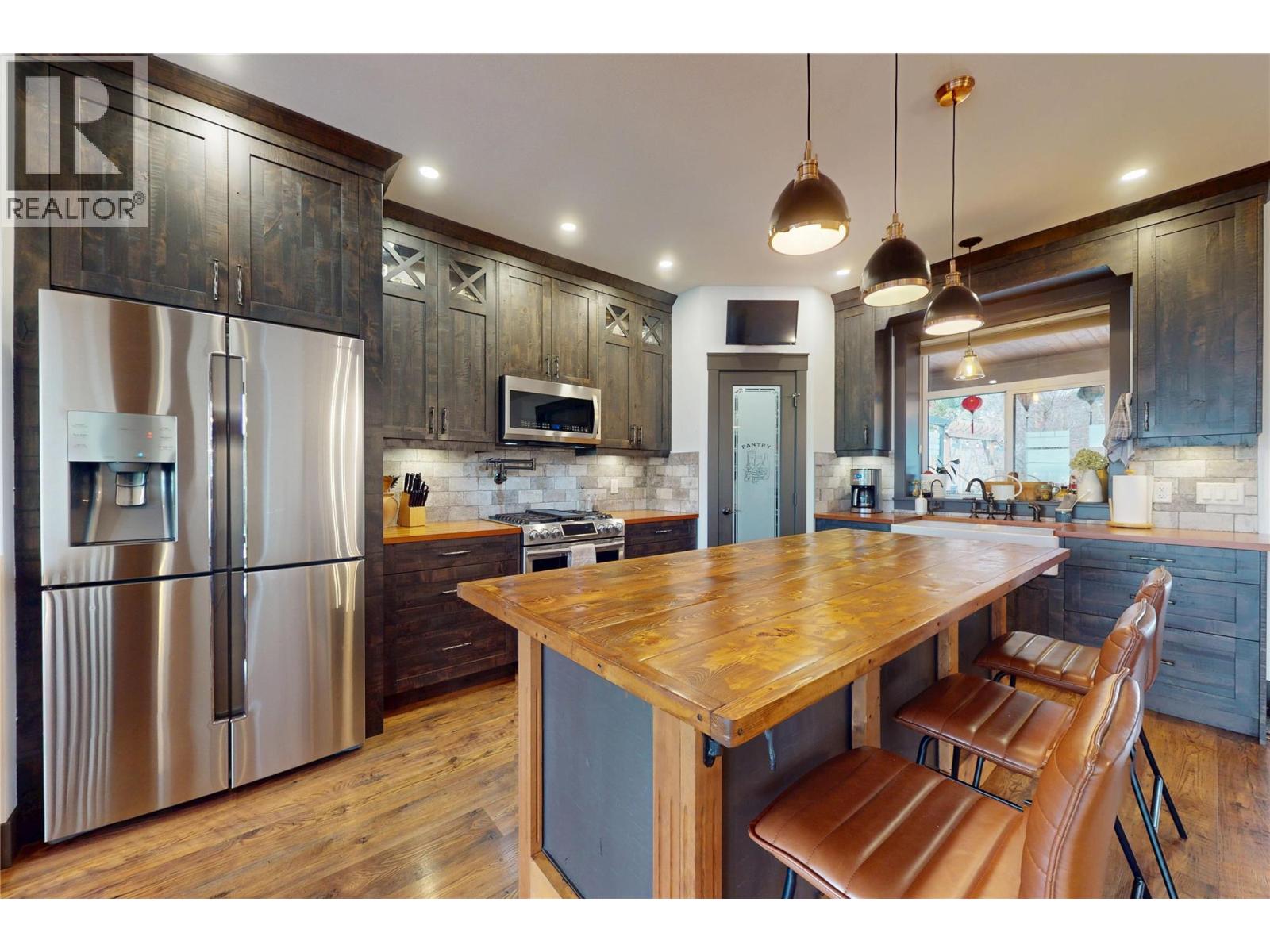 2058 Grandview Avenue, Lumby