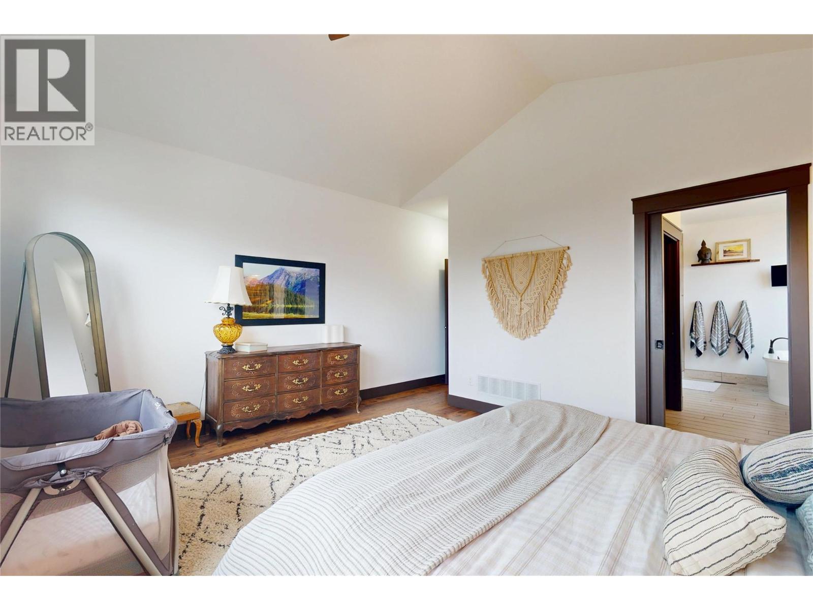 2058 Grandview Avenue, Lumby