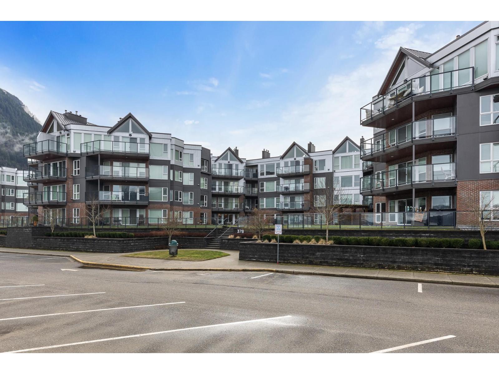 406 378 ESPLANADE AVENUE, Harrison Hot Springs, Harrison Hot Springs