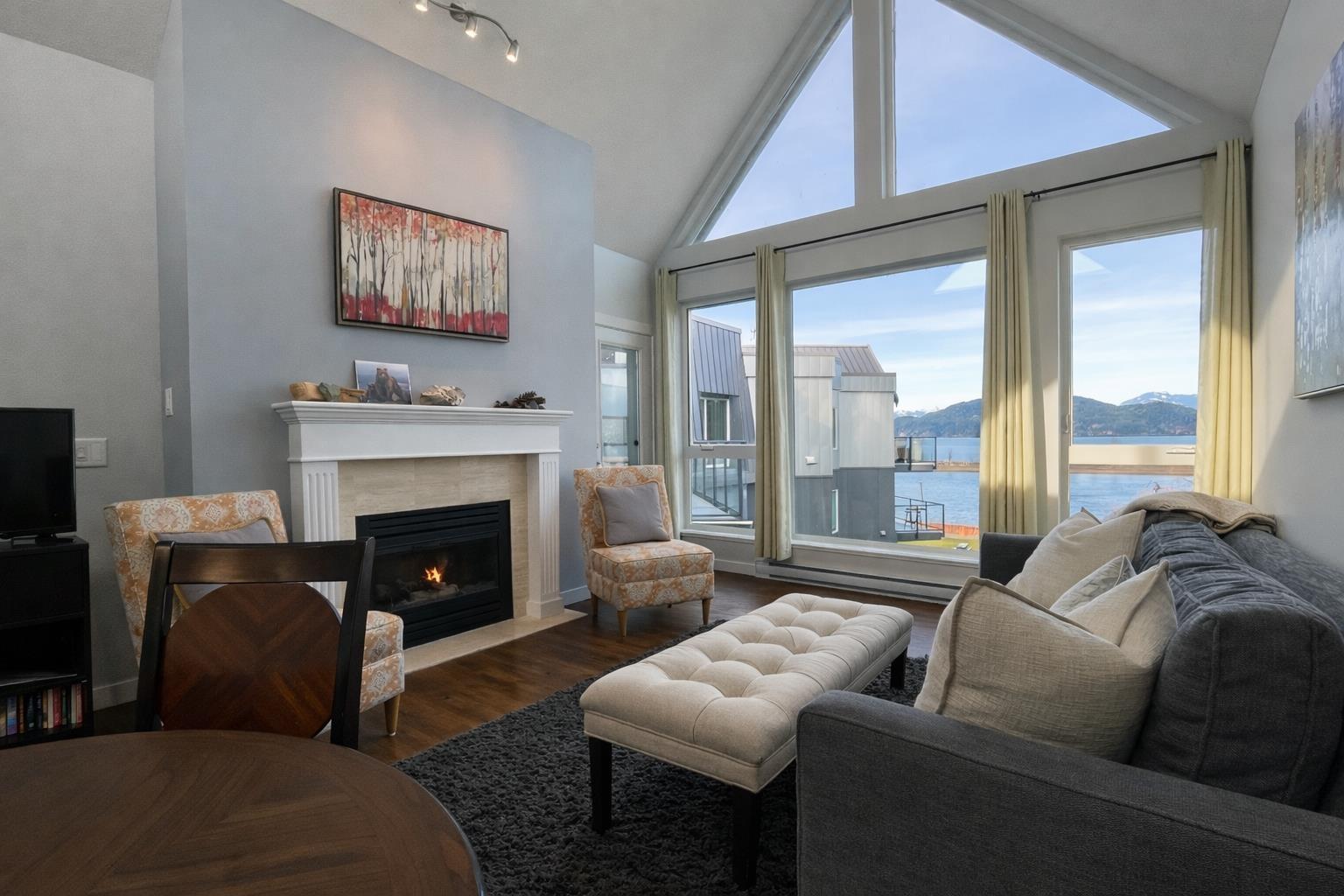 406 378 ESPLANADE AVENUE, Harrison Hot Springs, Harrison Hot Springs