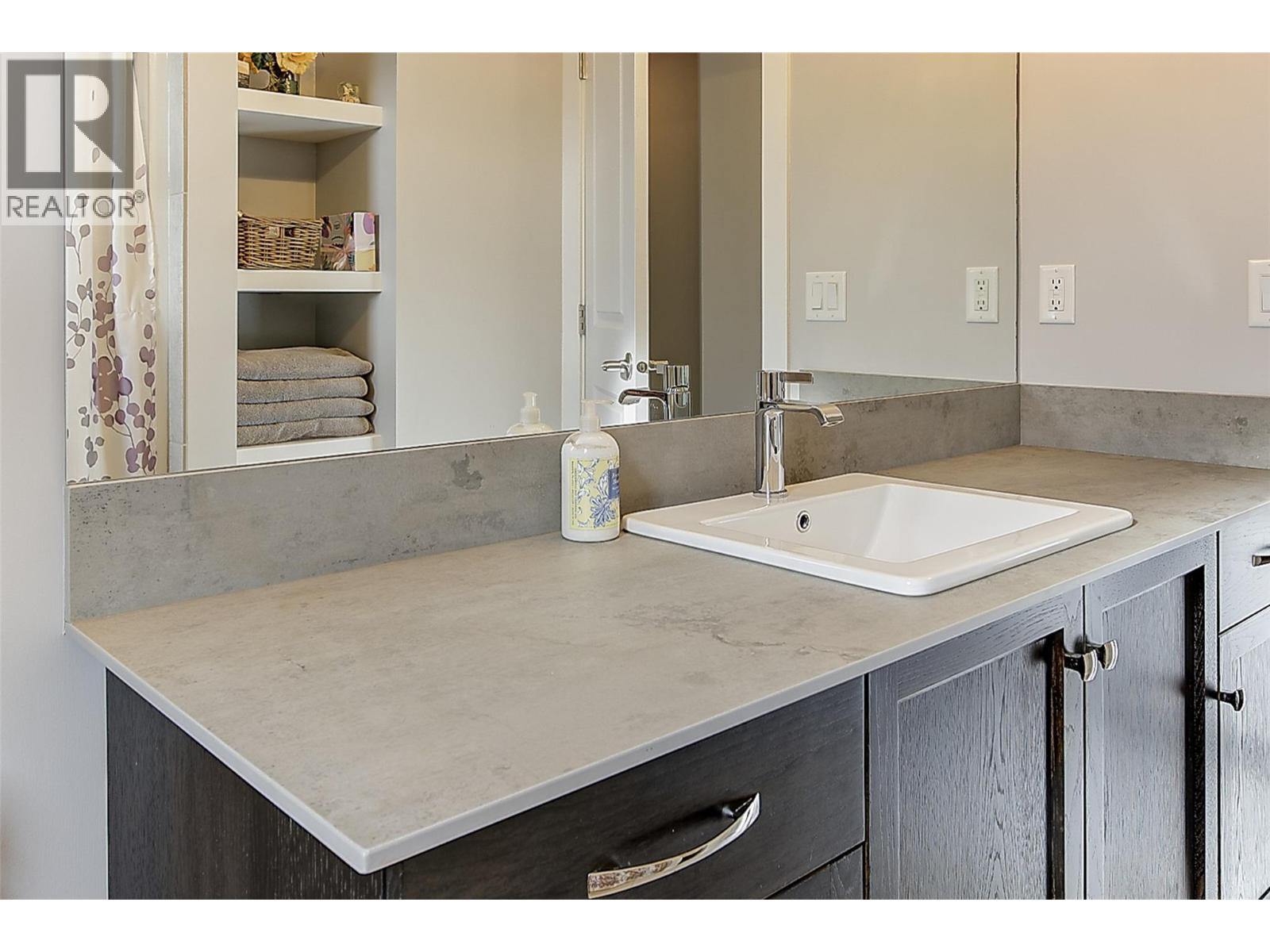  3082 Riesling Way, West Kelowna