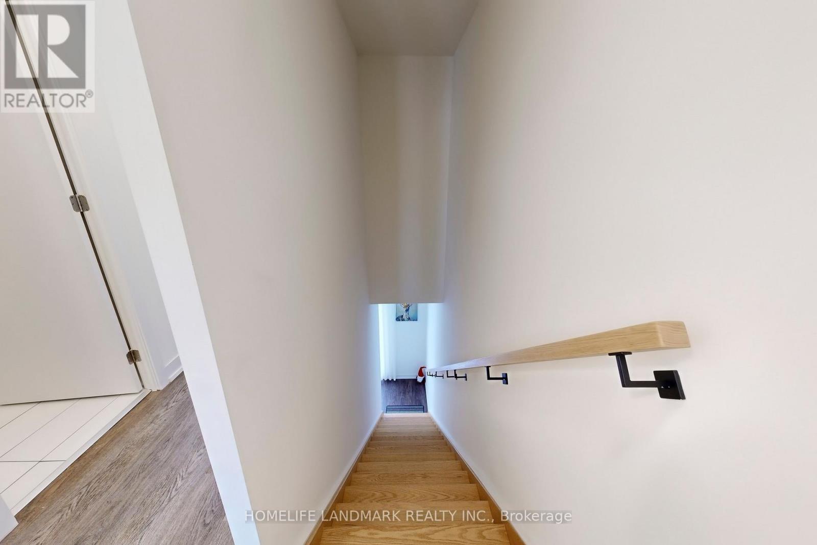 #614 7 STECKLEY HOUSE LANE - 27