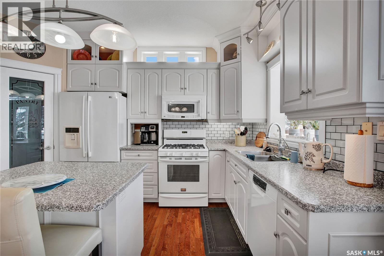 910 Roth TERRACE - Photo 3 of 48, Rosthern, Saskatchewan