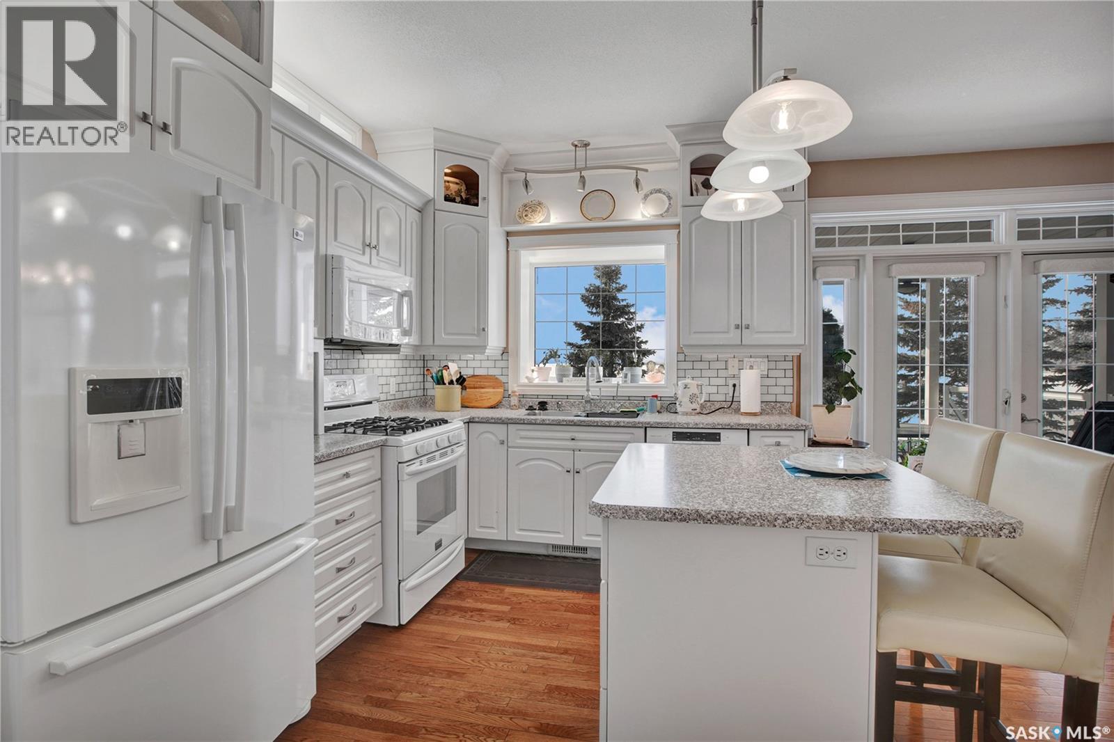 910 Roth TERRACE - Photo 4 of 48, Rosthern, Saskatchewan