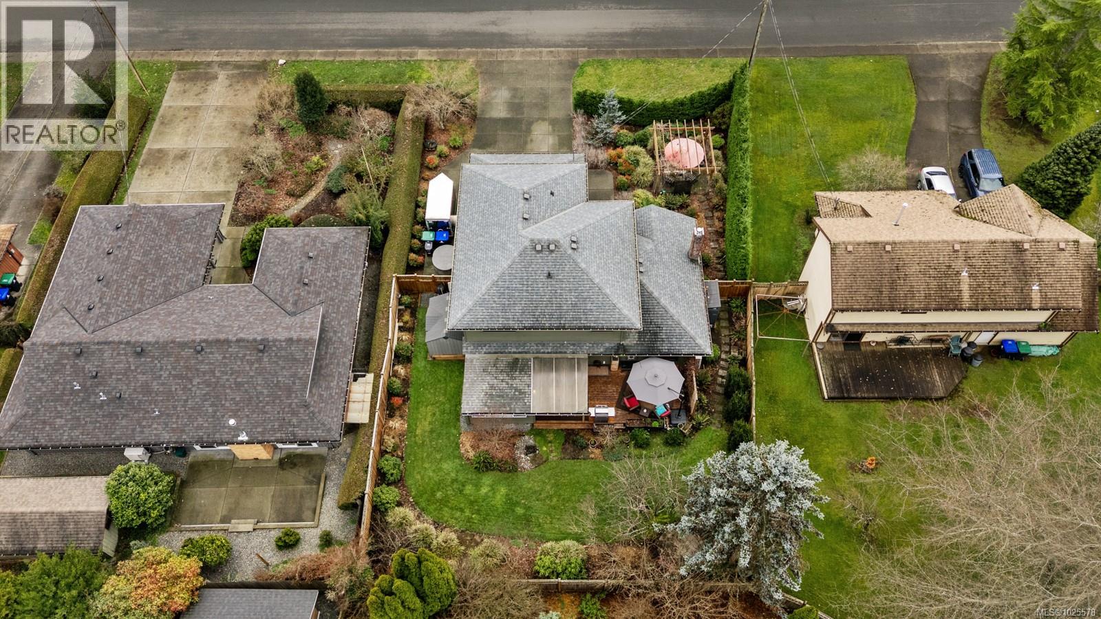 1544 Comox Ave, Comox