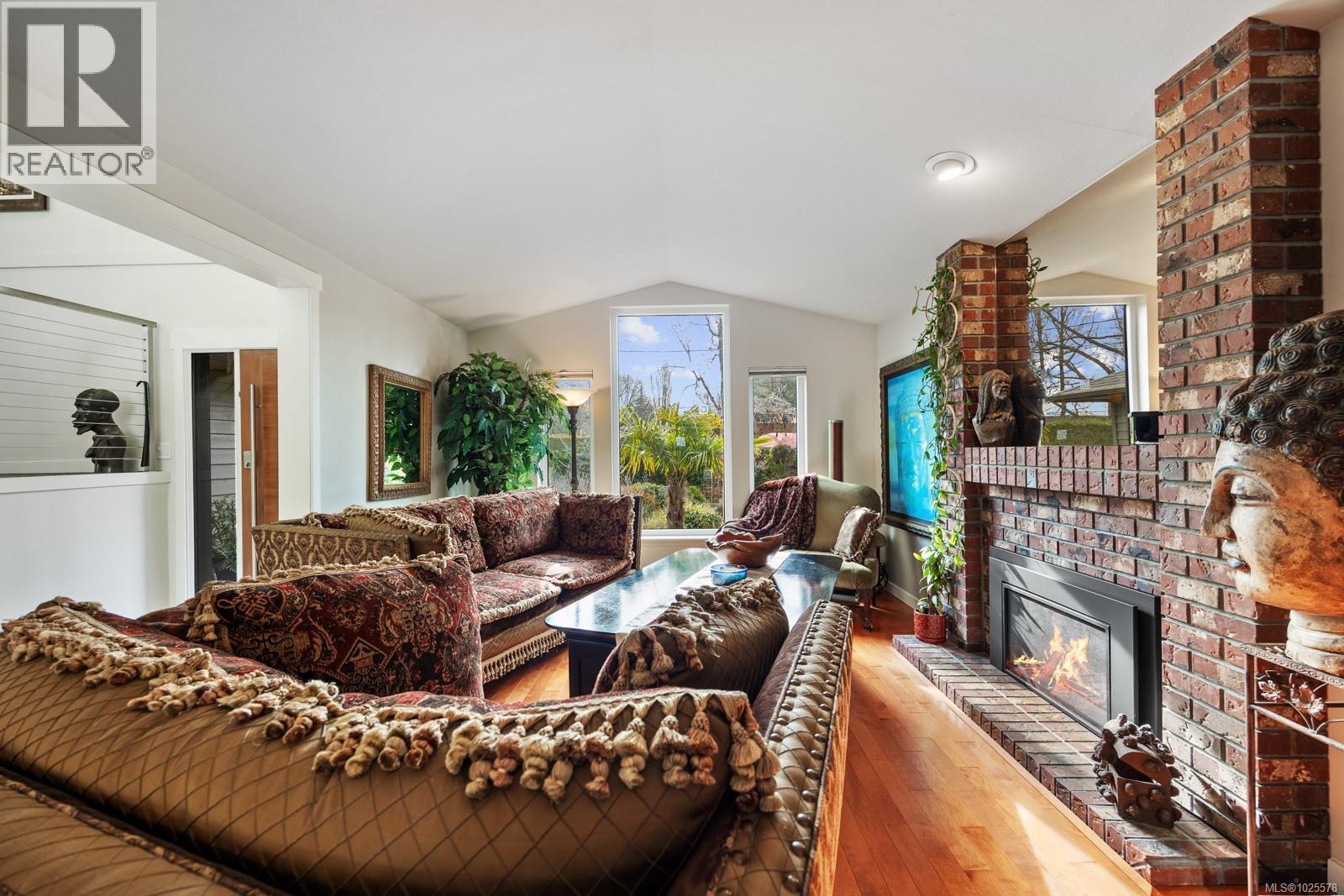 1544 Comox Ave, Comox