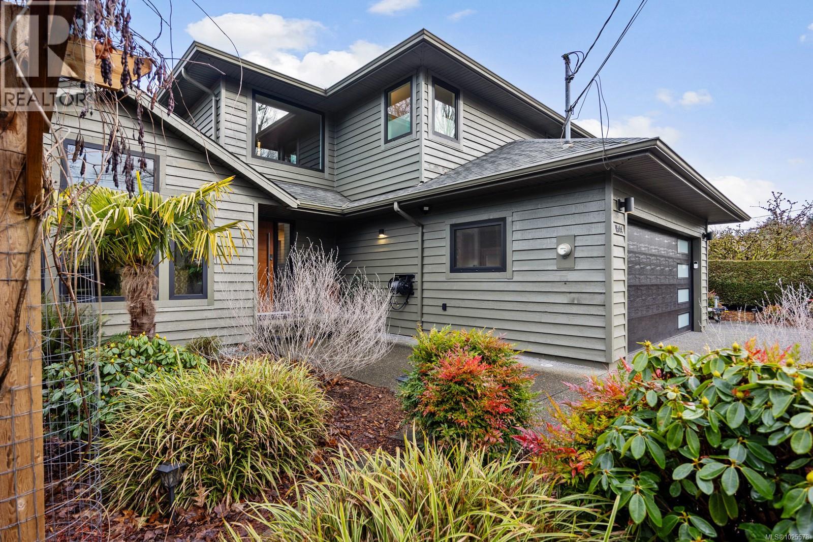 1544 Comox Ave, Comox