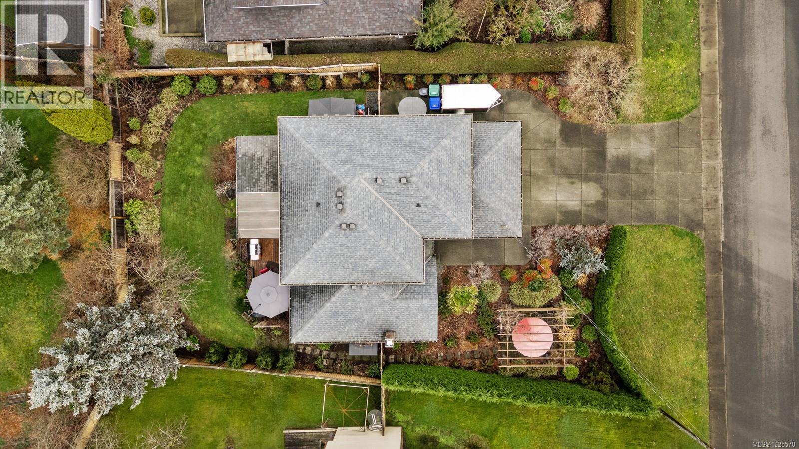 1544 Comox Ave, Comox