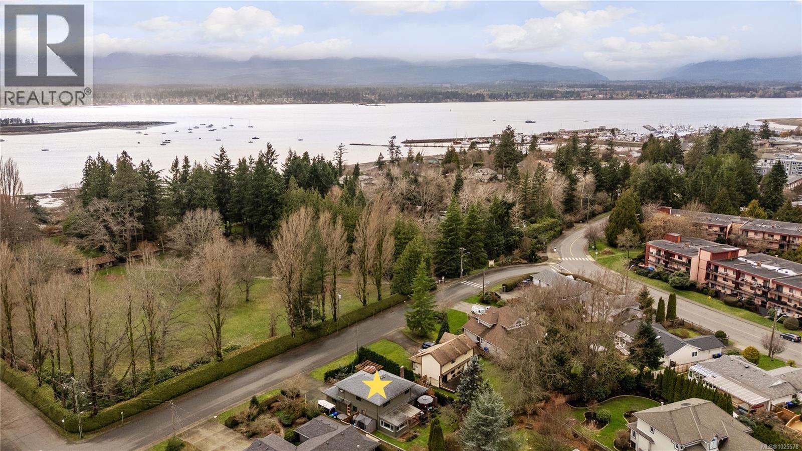 1544 Comox Ave, Comox