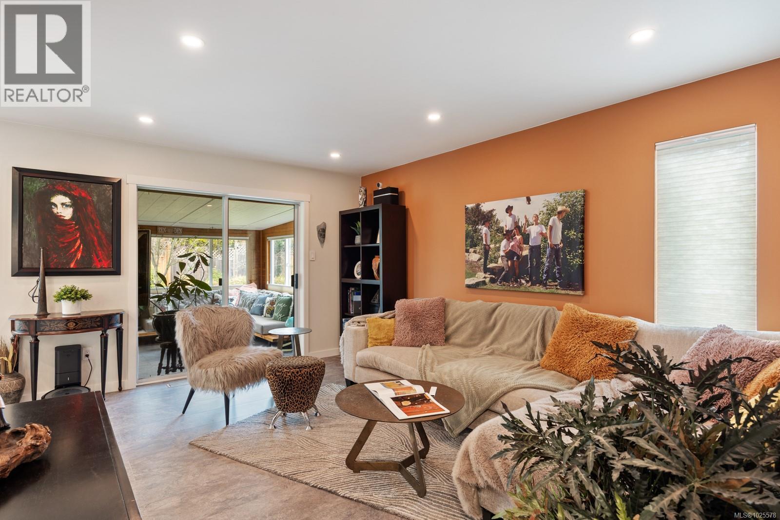 1544 Comox Ave, Comox