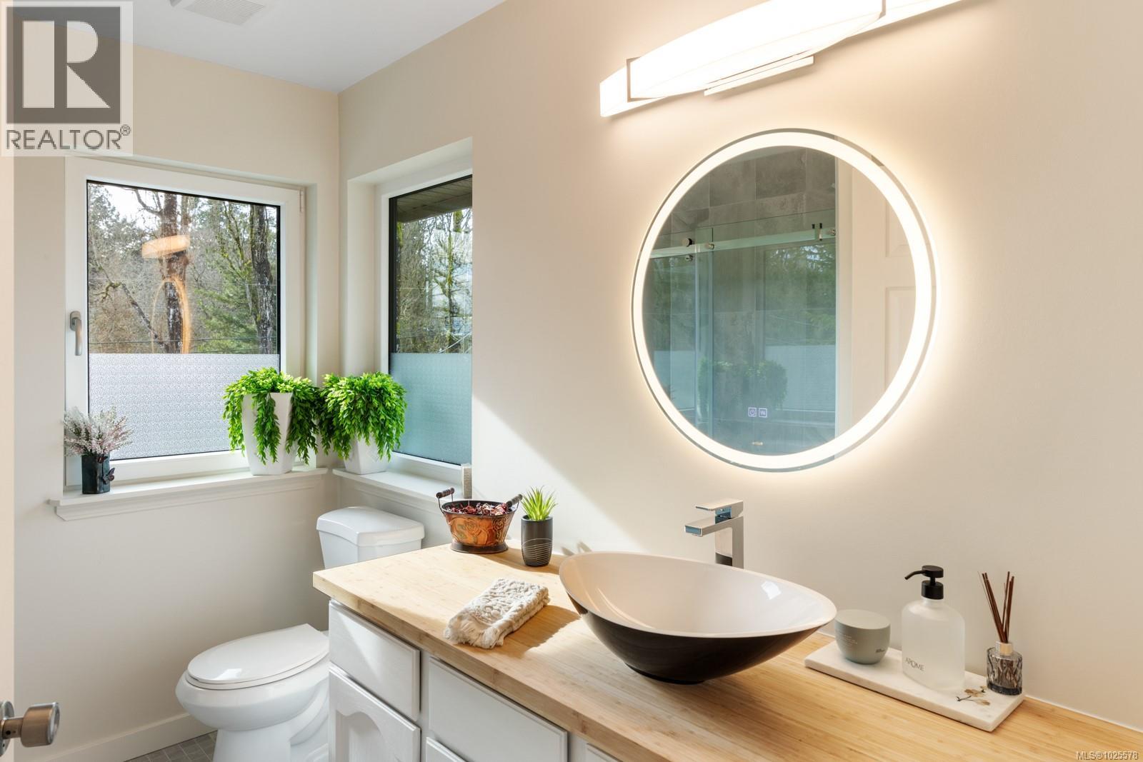 1544 Comox Ave, Comox